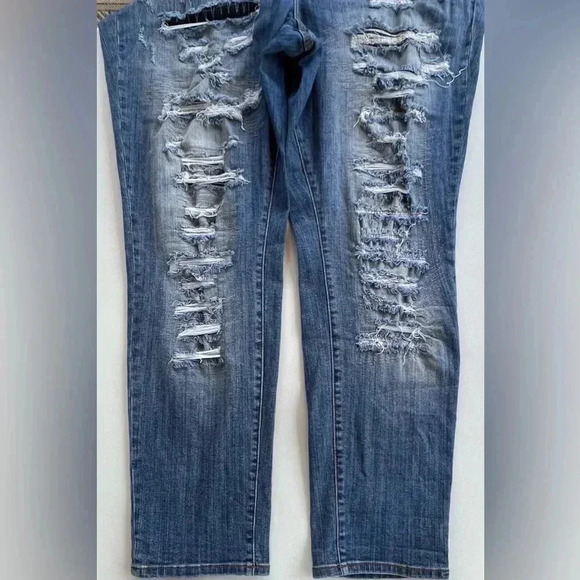 TORRID PREMIUM | women’s distressed BOYFRIEND denim jeans. Size: 20 - Picture 12 of 16